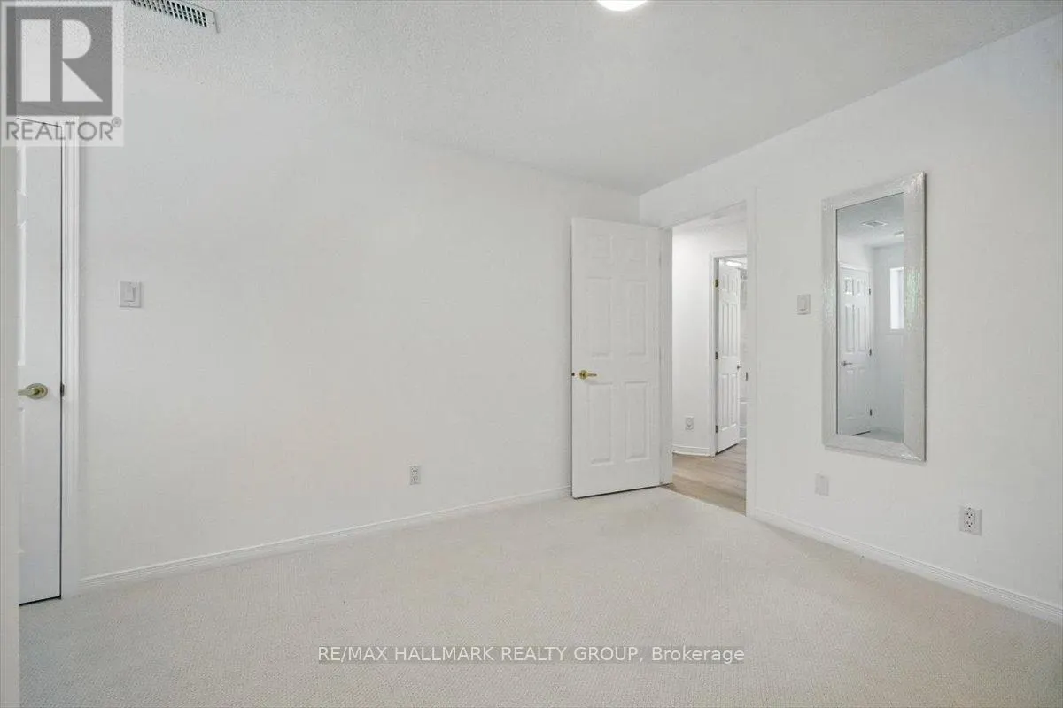 1720 DES PINS ROAD