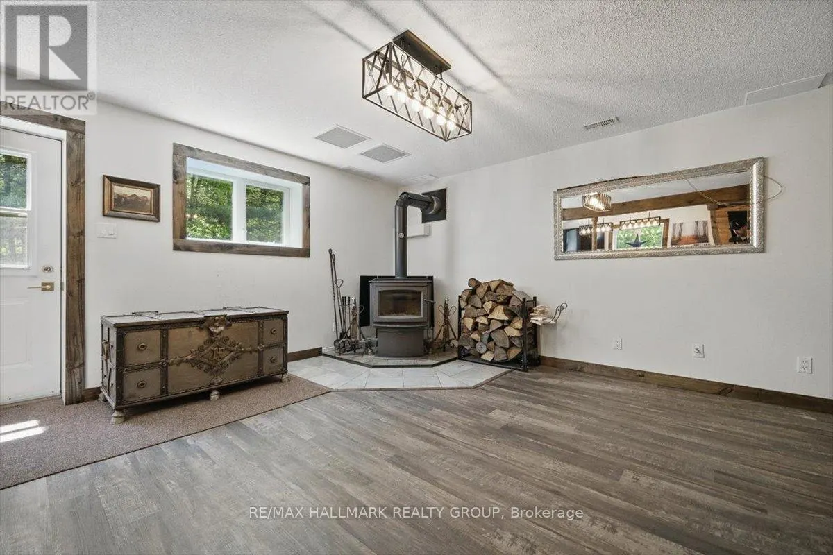 1720 DES PINS ROAD