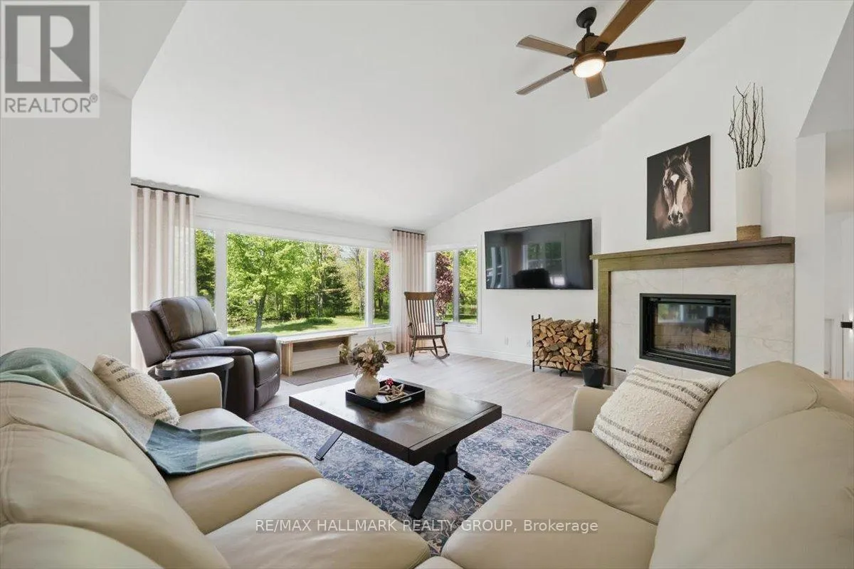 1720 DES PINS ROAD