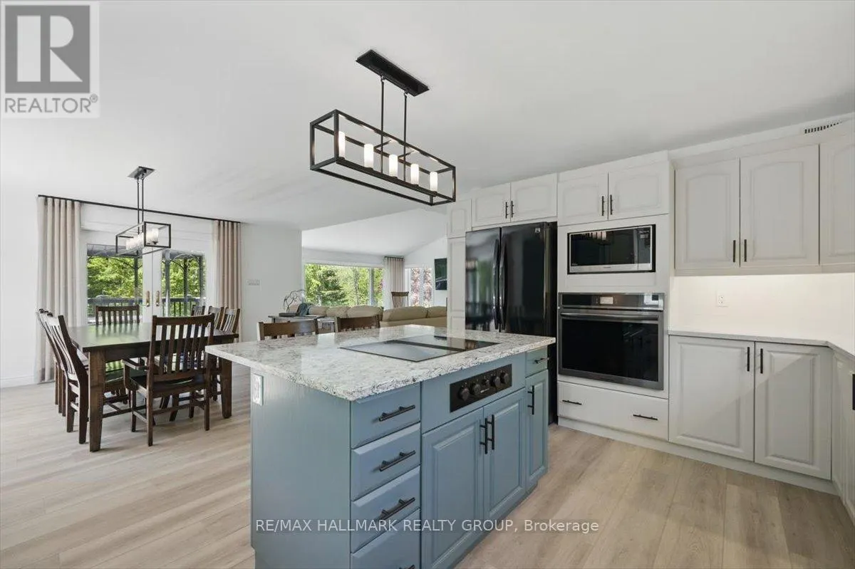 1720 DES PINS ROAD