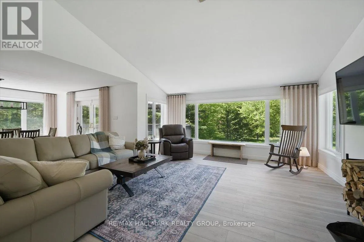 1720 DES PINS ROAD