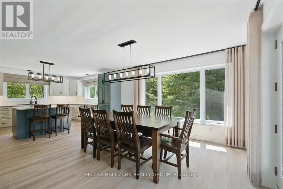 1720 DES PINS ROAD