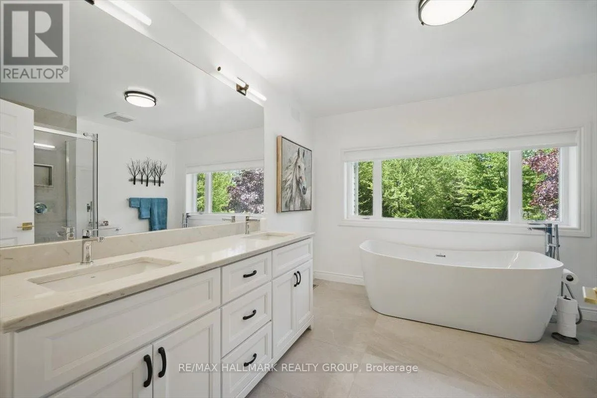 1720 DES PINS ROAD