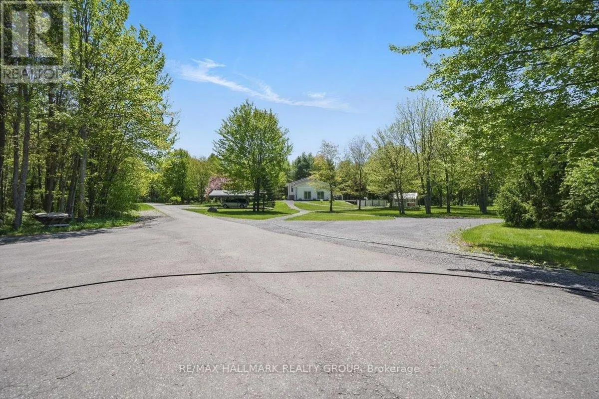 1720 DES PINS ROAD