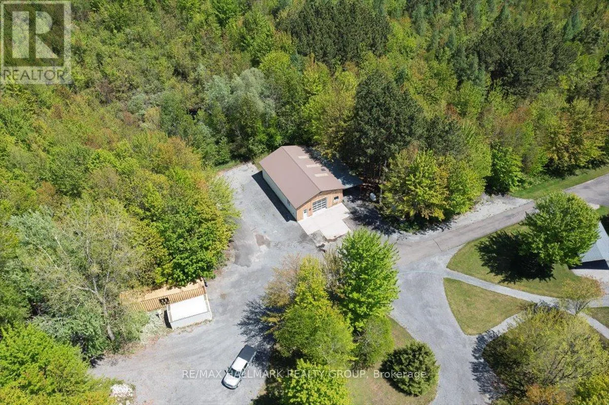 1720 DES PINS ROAD
