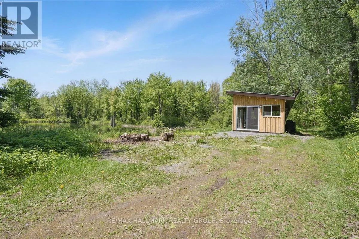 1720 DES PINS ROAD