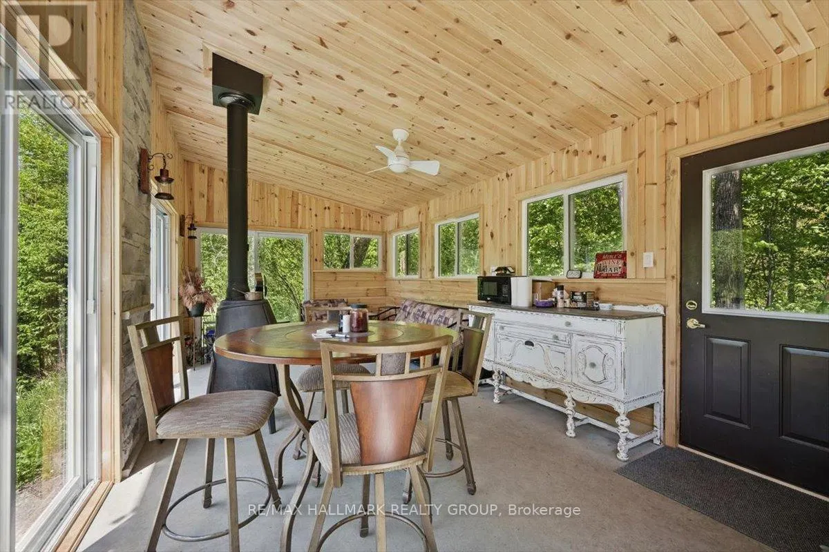 1720 DES PINS ROAD