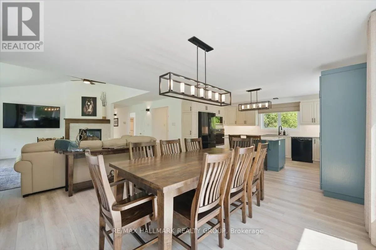 1720 DES PINS ROAD