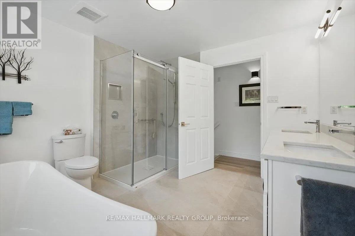 1720 DES PINS ROAD