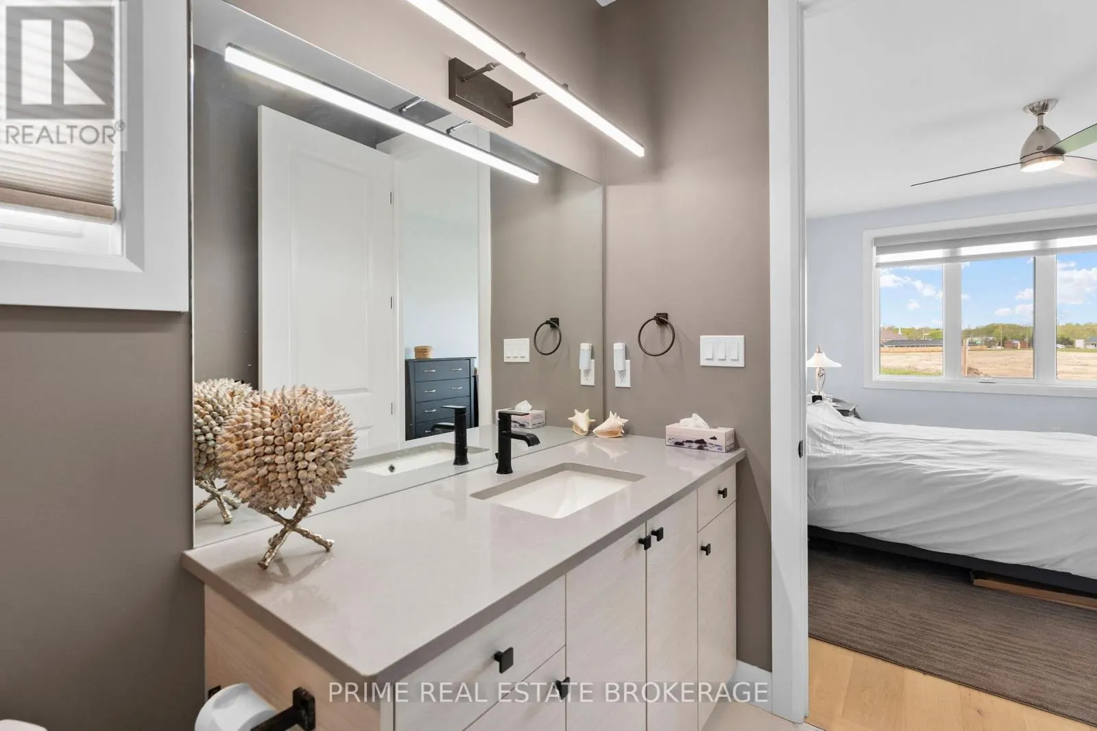 3 - 106 COASTAL CRESCENT, #3