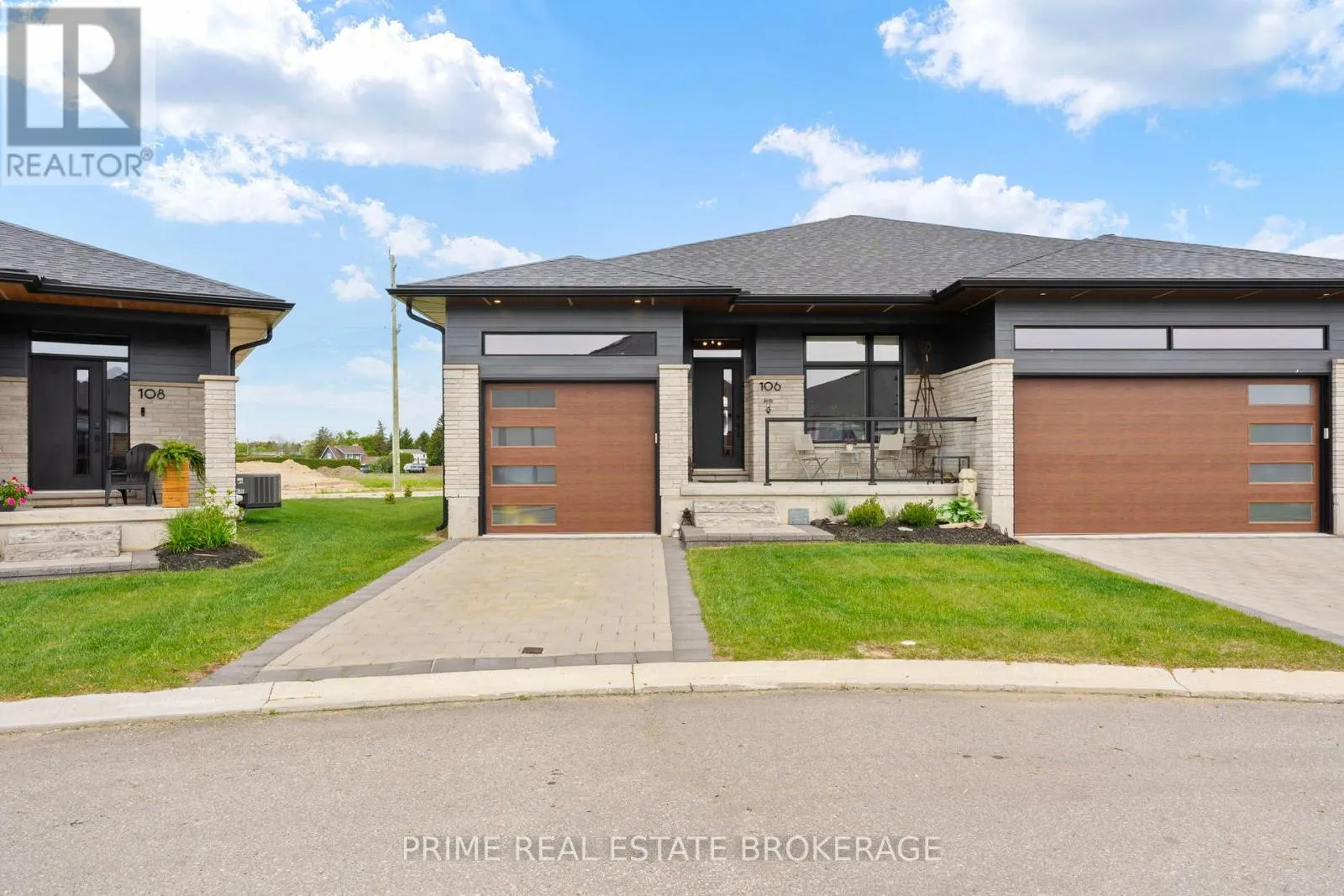 3 - 106 COASTAL CRESCENT, #3
