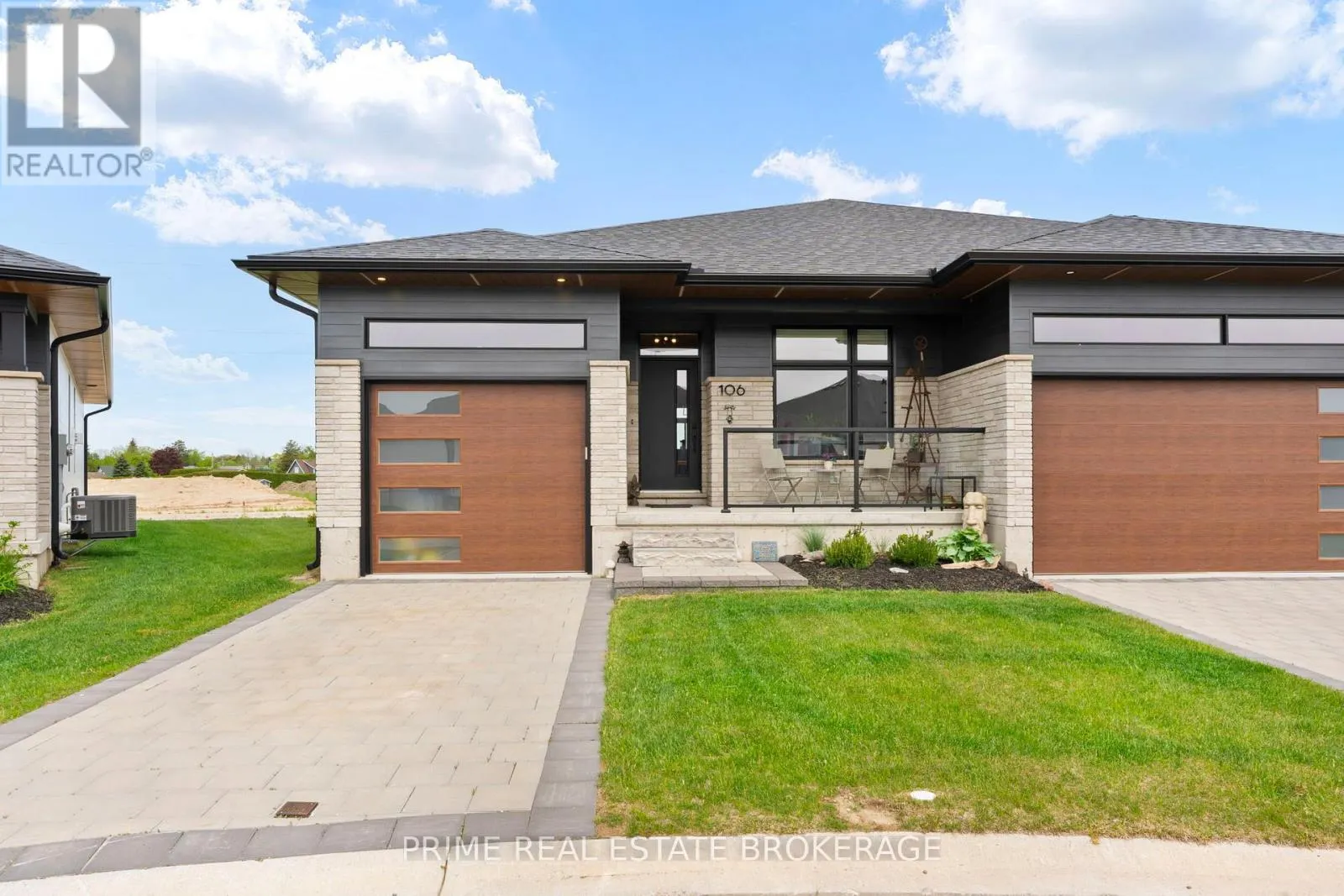 3 - 106 COASTAL CRESCENT, #3