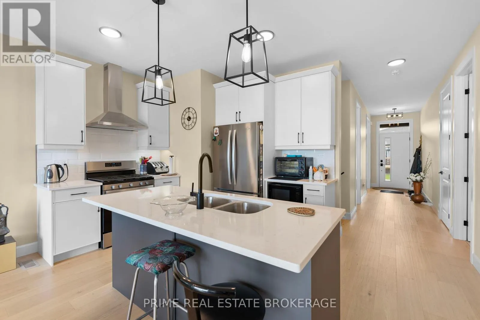 3 - 106 COASTAL CRESCENT, #3