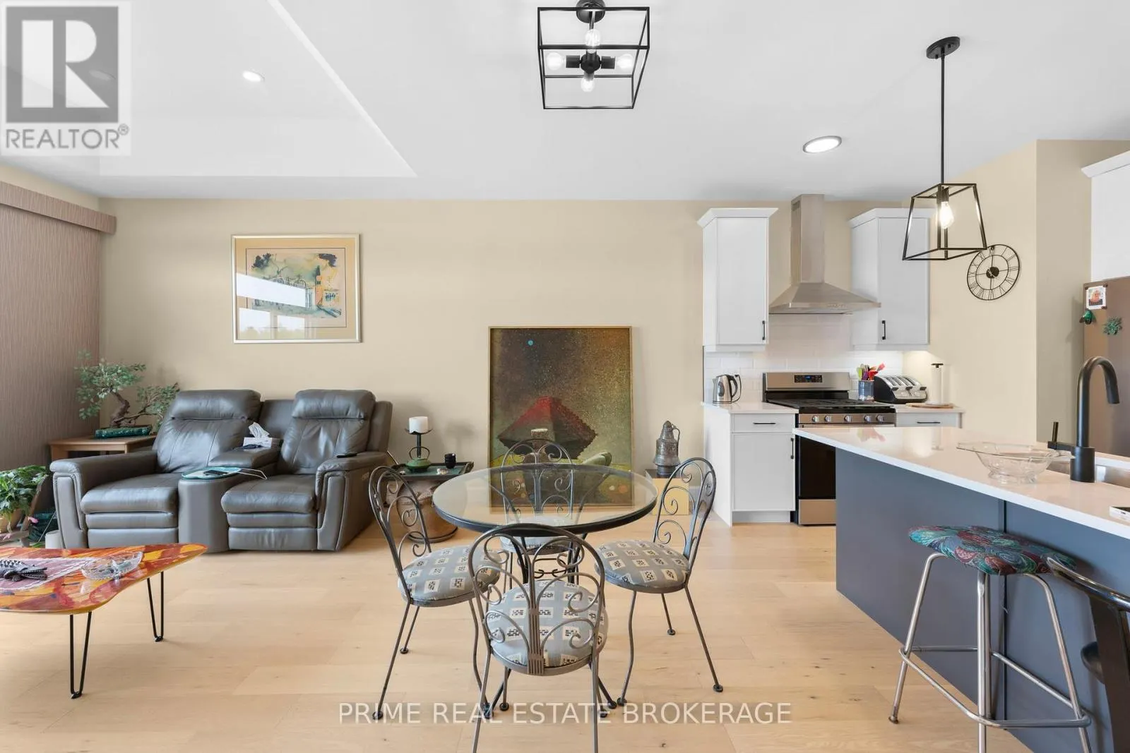 3 - 106 COASTAL CRESCENT, #3