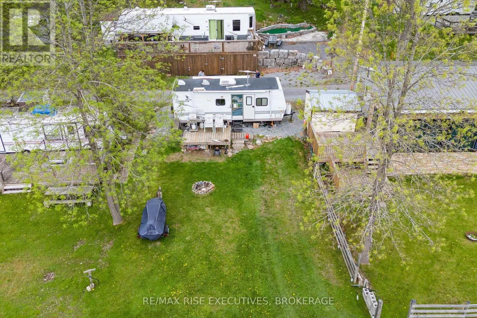 13 - 9 GLENFORD LANE, #13
