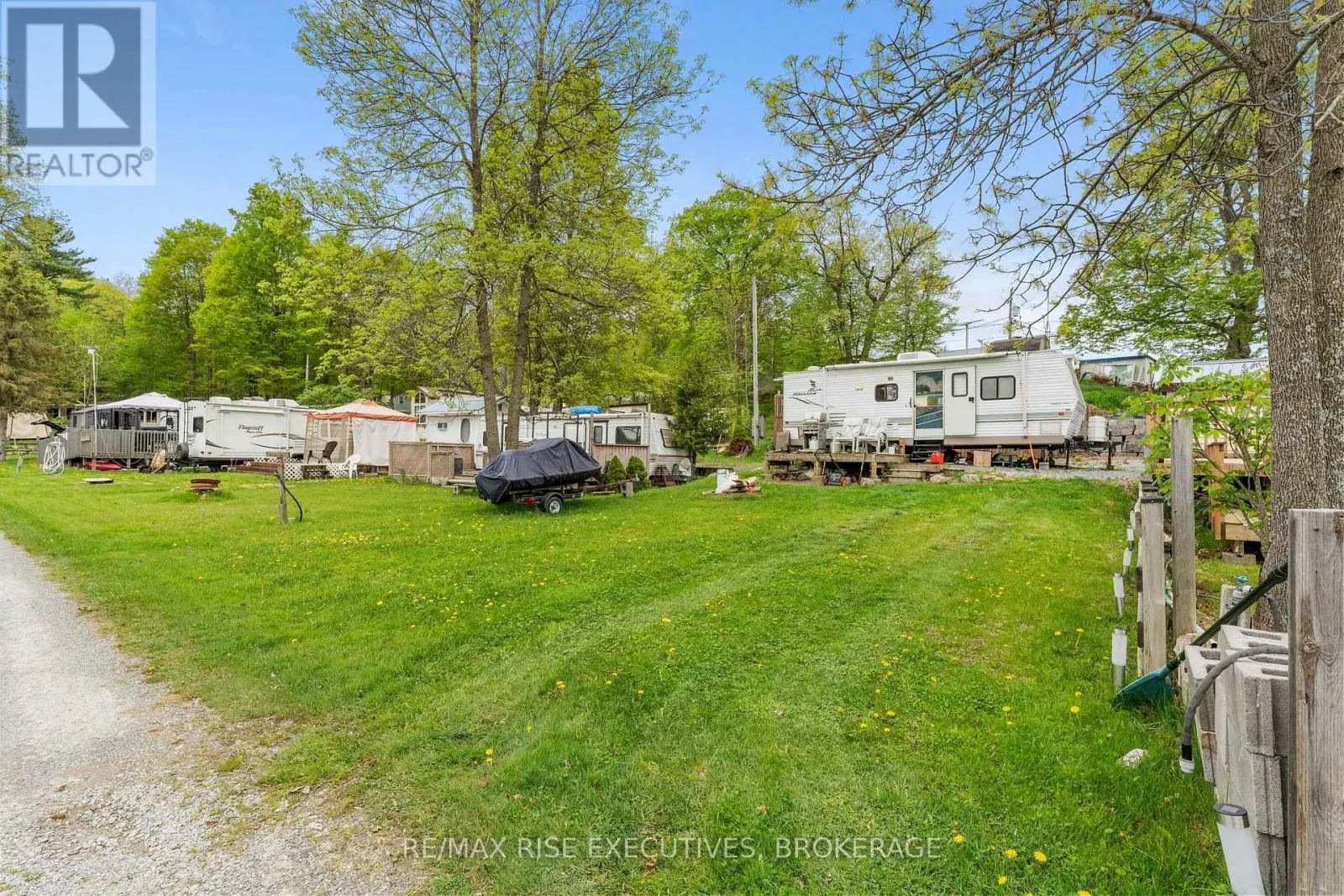 13 - 9 GLENFORD LANE, #13