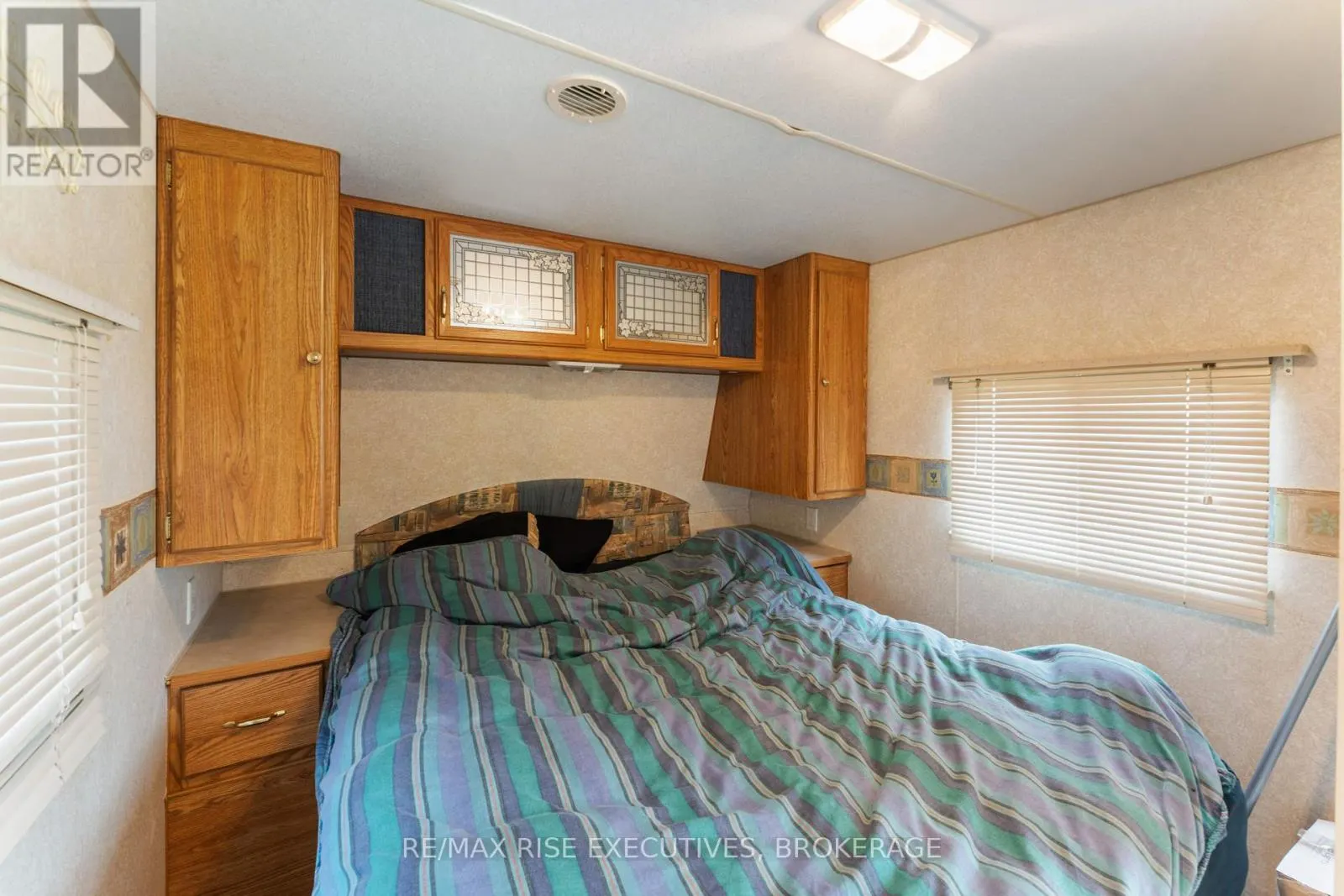 13 - 9 GLENFORD LANE, #13