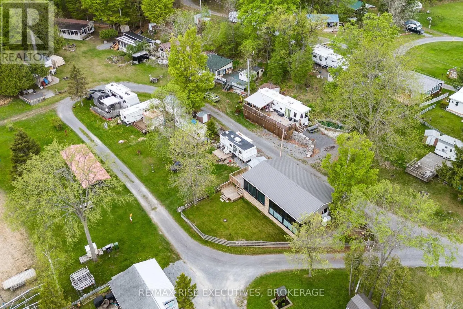 13 - 9 GLENFORD LANE, #13