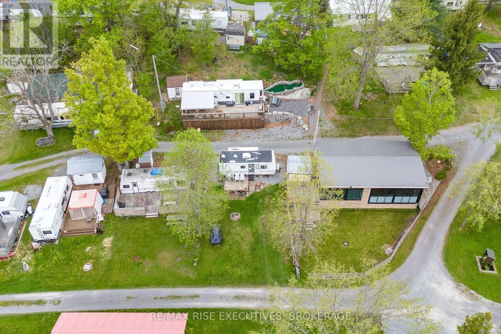 13 - 9 GLENFORD LANE, #13
