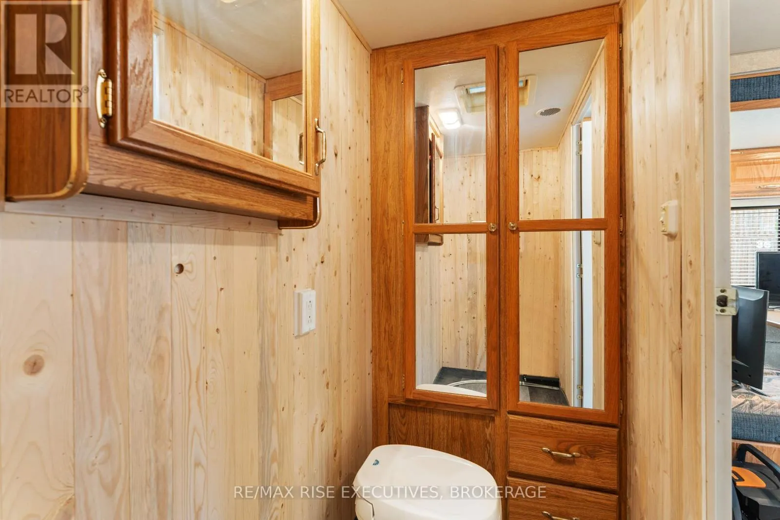 13 - 9 GLENFORD LANE, #13