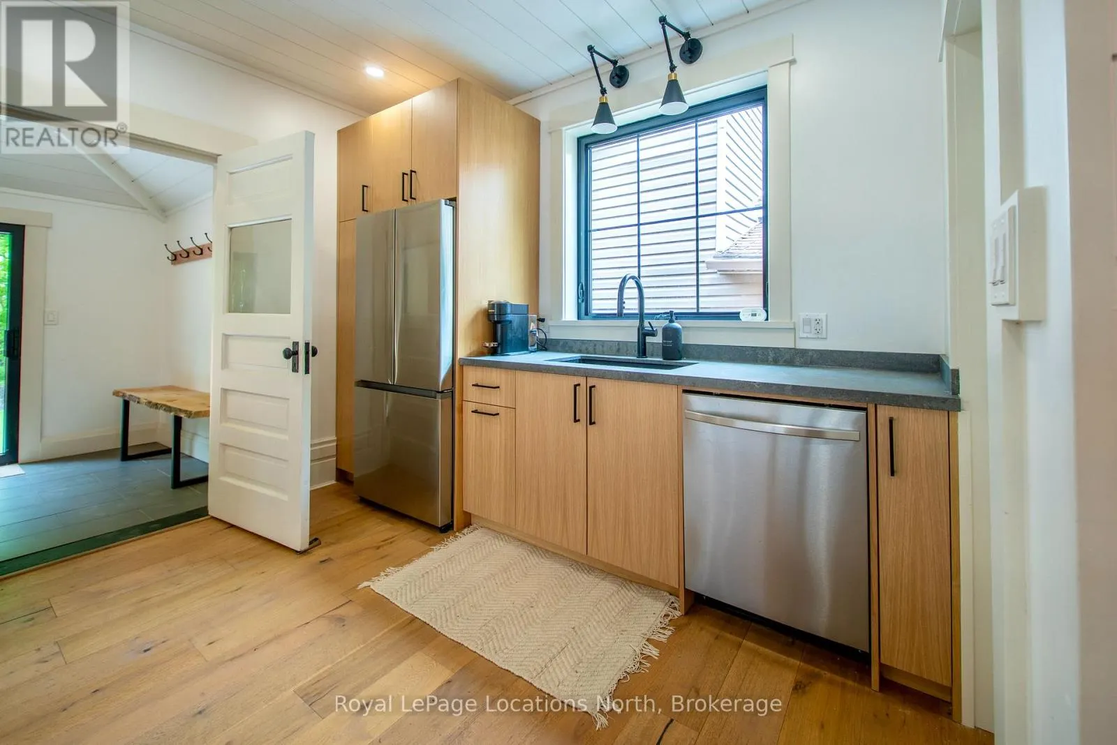 24 MARSHALL STREET W