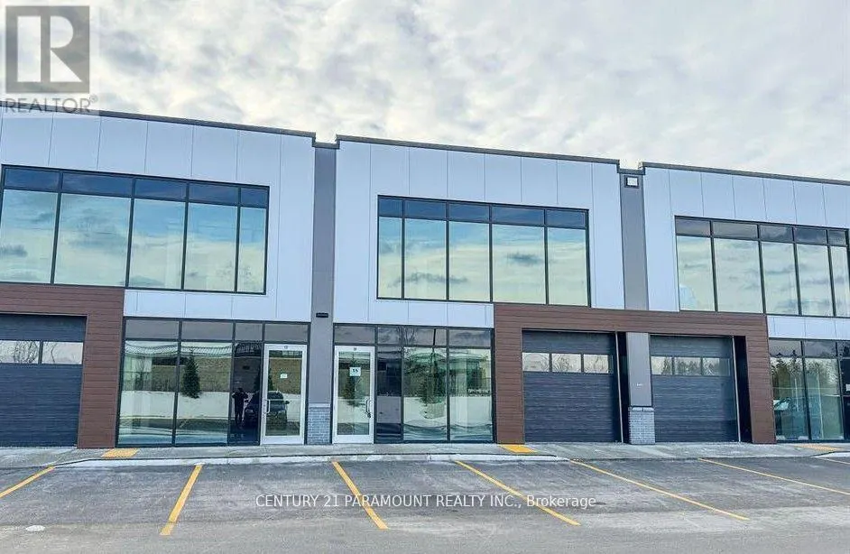 18 - 587 HANLON CREEK BOULEVARD