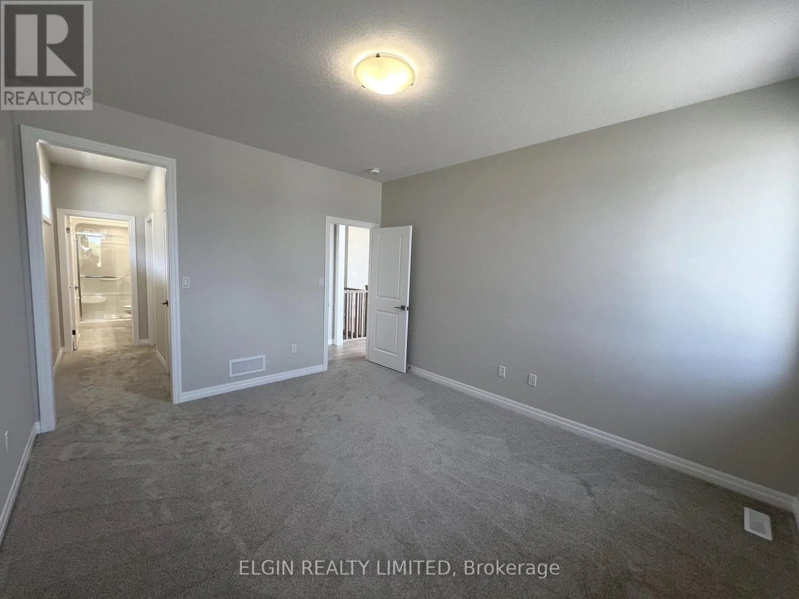 33 HEMLOCK CRESCENT