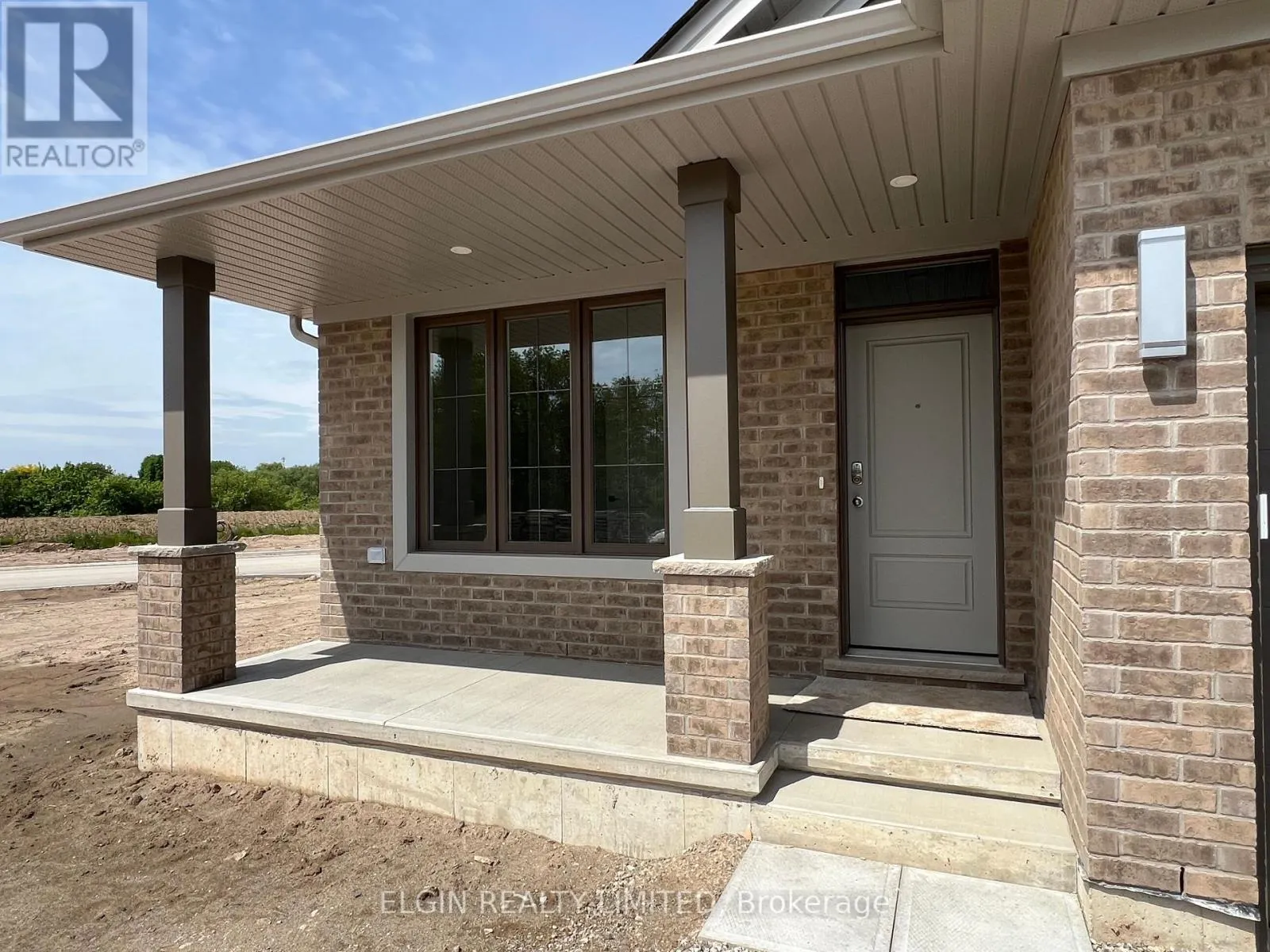 33 HEMLOCK CRESCENT