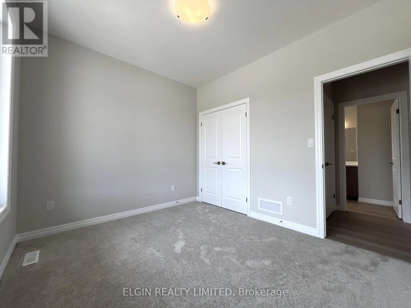 33 HEMLOCK CRESCENT