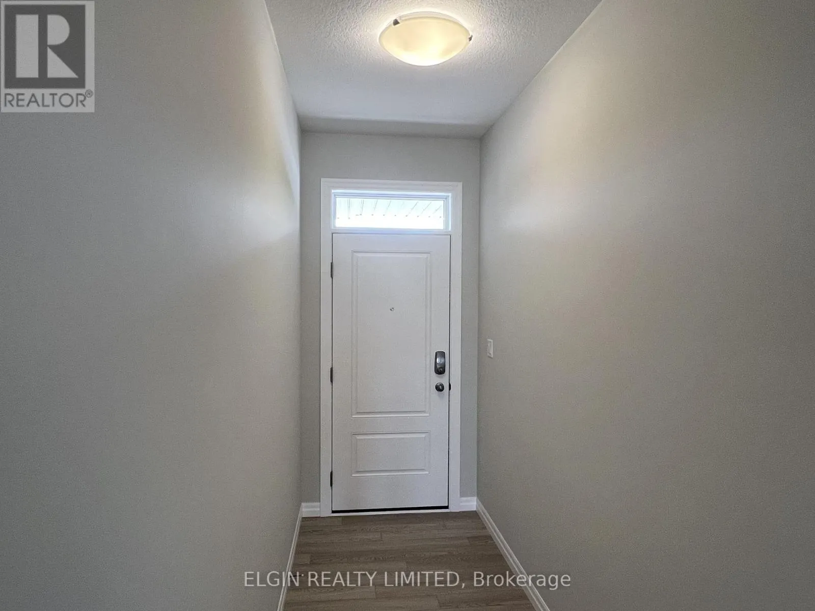33 HEMLOCK CRESCENT