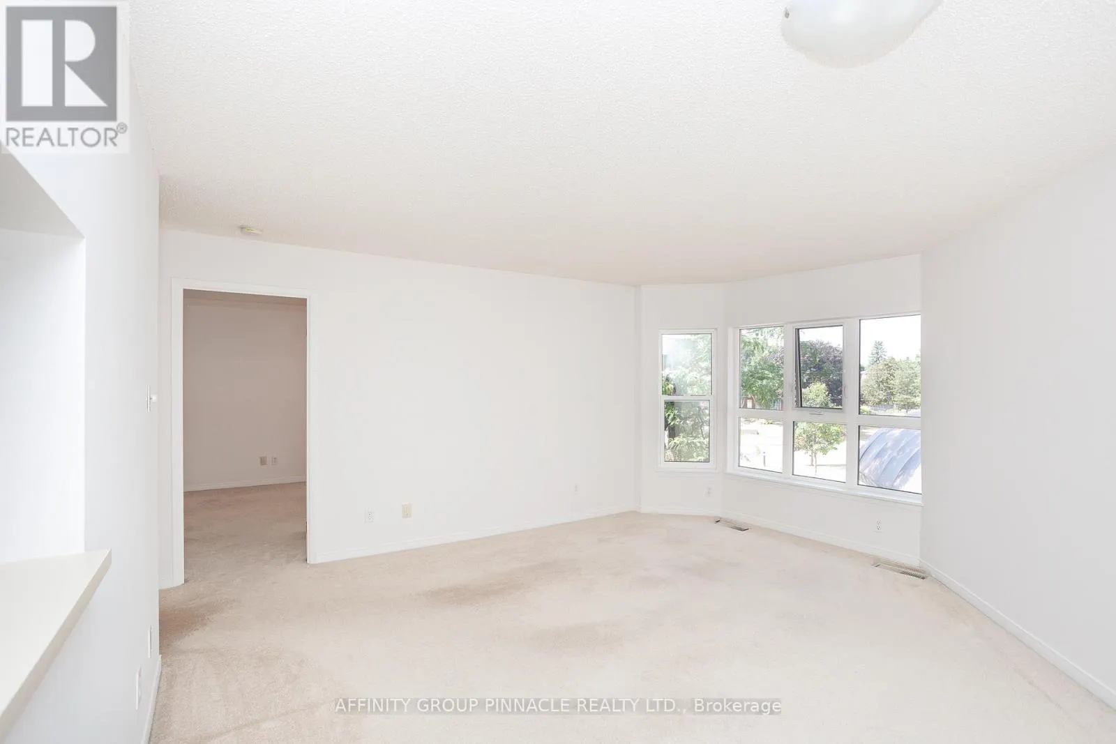 203 - 4 HERITAGE WAY, #203