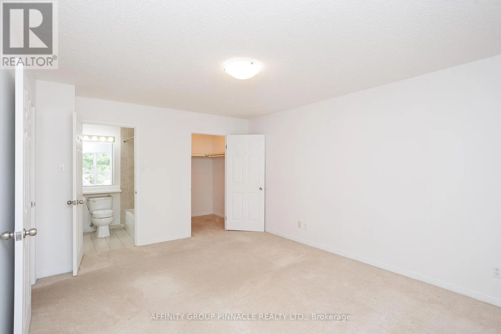 203 - 4 HERITAGE WAY, #203