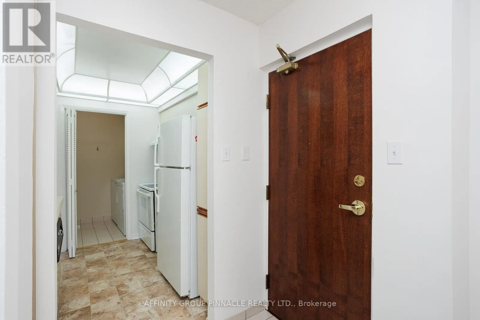 203 - 4 HERITAGE WAY, #203