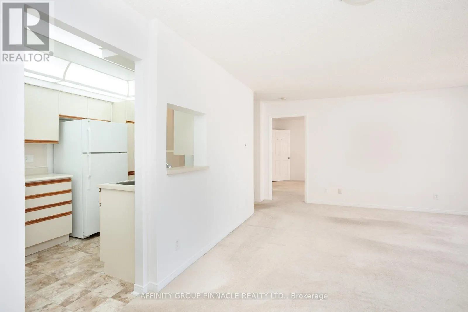 203 - 4 HERITAGE WAY, #203