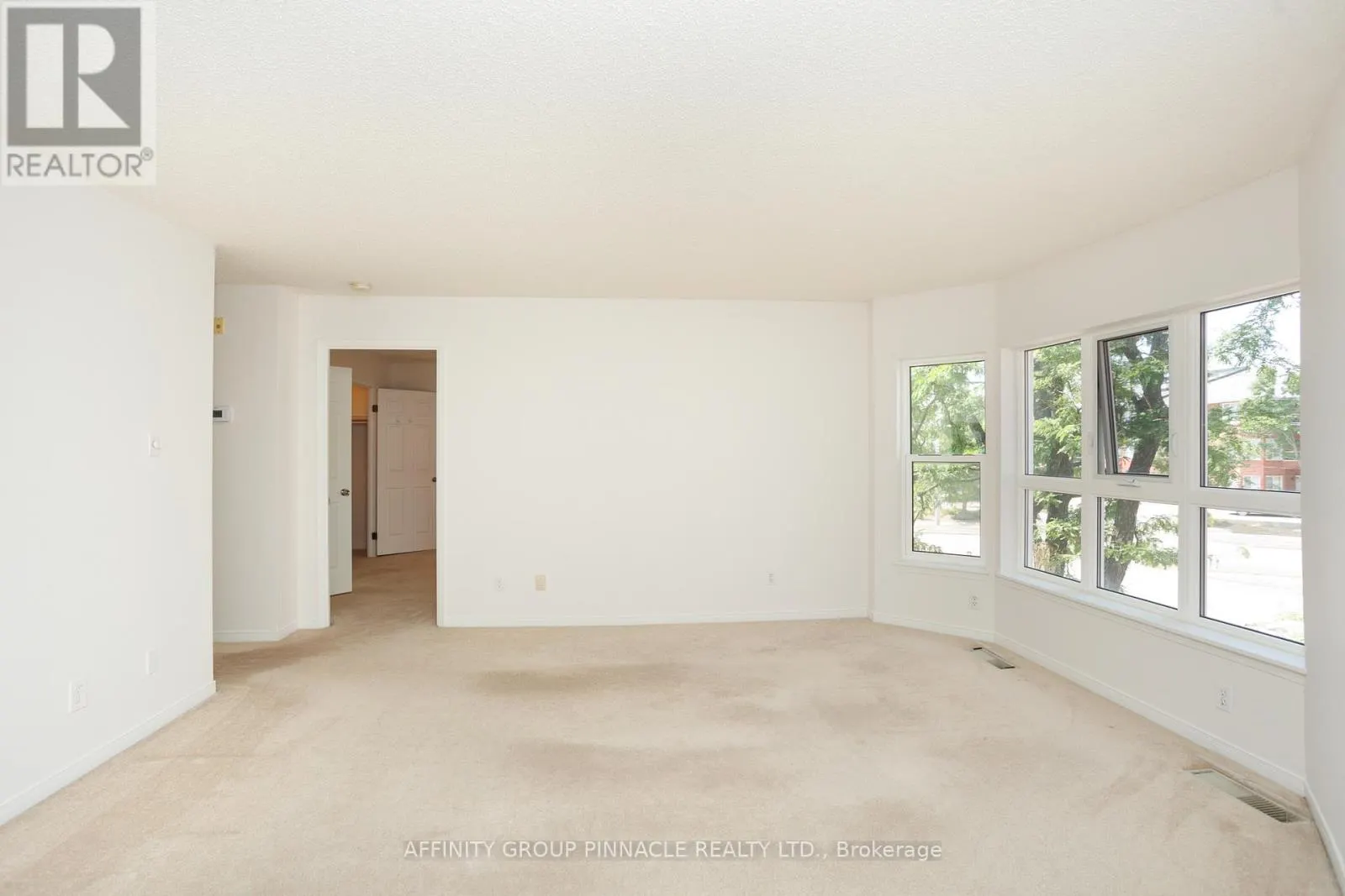 203 - 4 HERITAGE WAY, #203