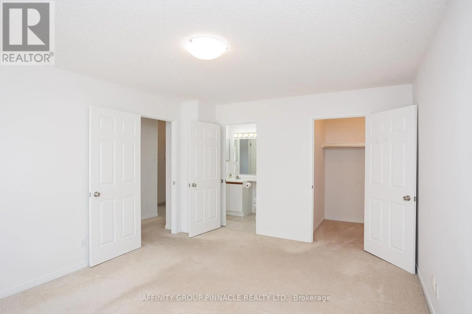 203 - 4 HERITAGE WAY, #203