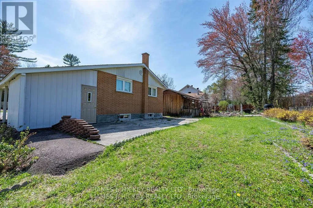 11 HAMMOND COURT