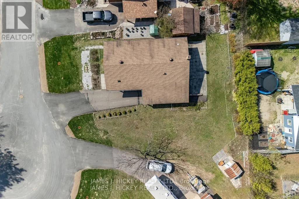 11 HAMMOND COURT