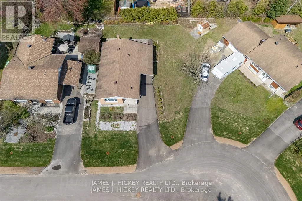 11 HAMMOND COURT