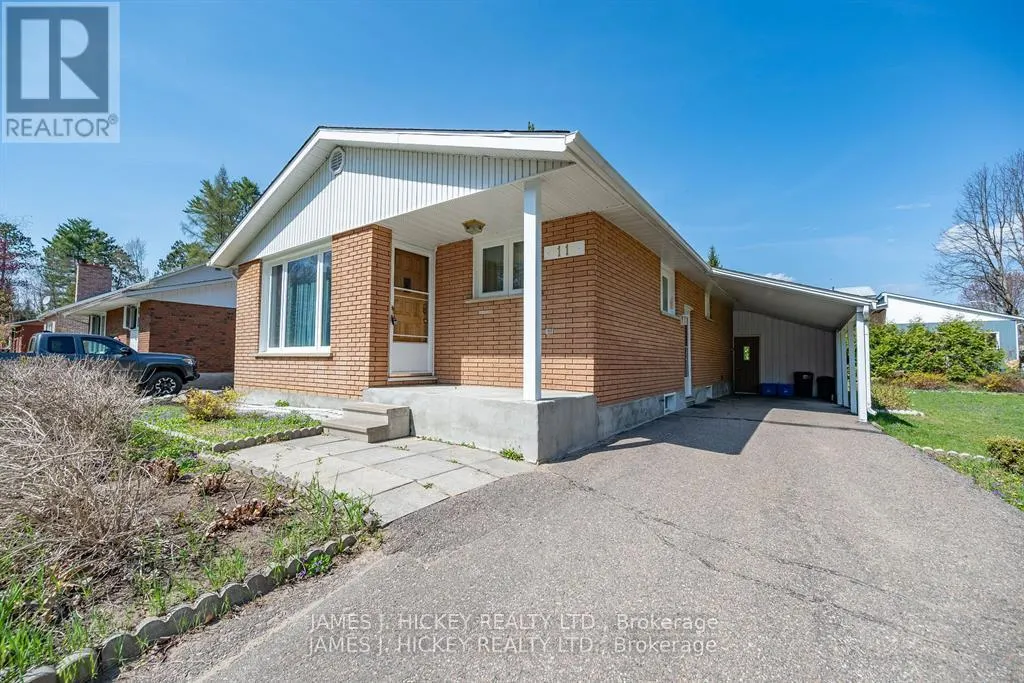 11 HAMMOND COURT