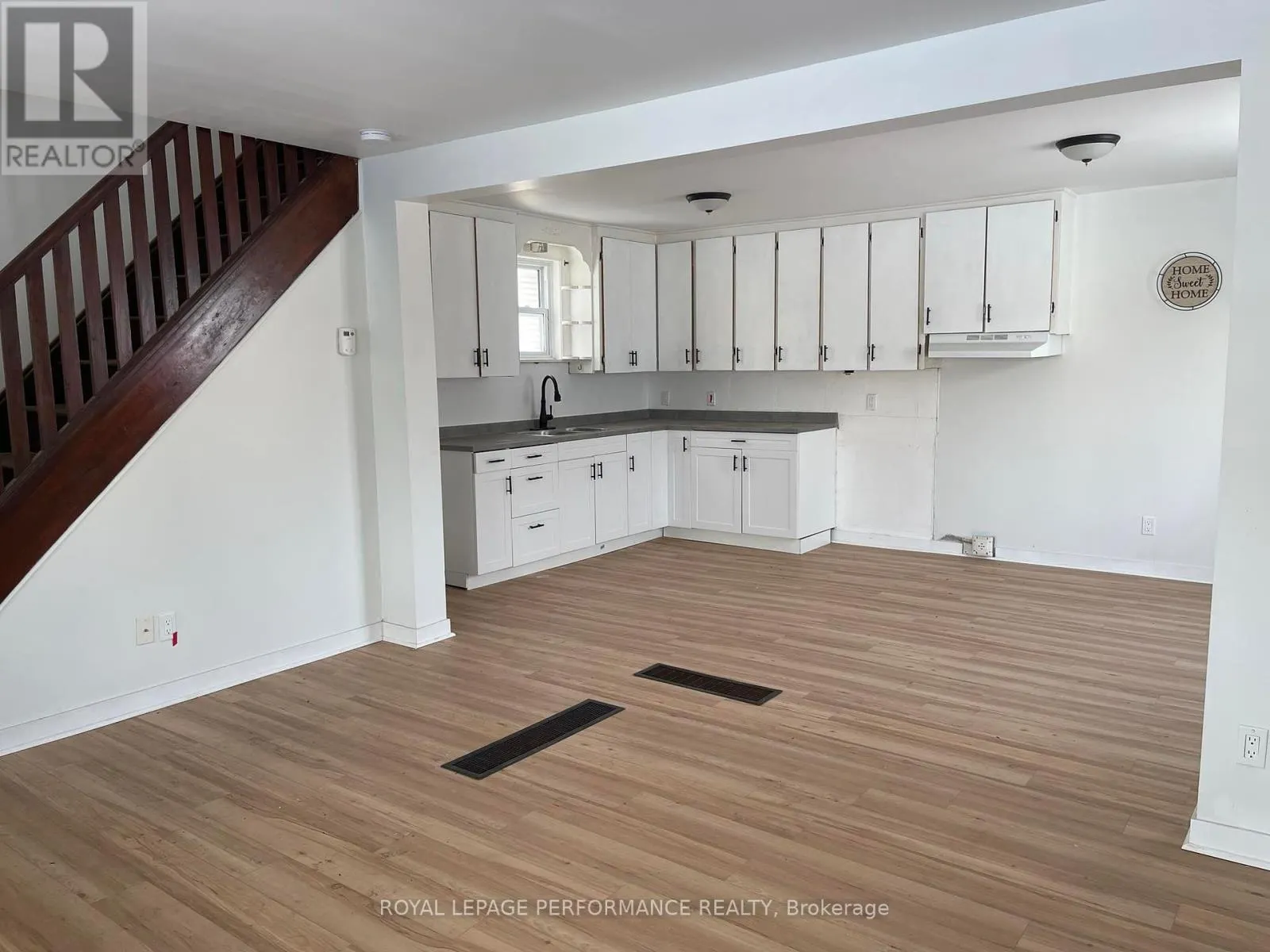 110-110A ELEVENTH STREET E