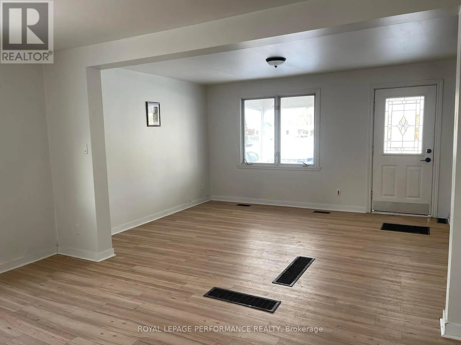 110-110A ELEVENTH STREET E