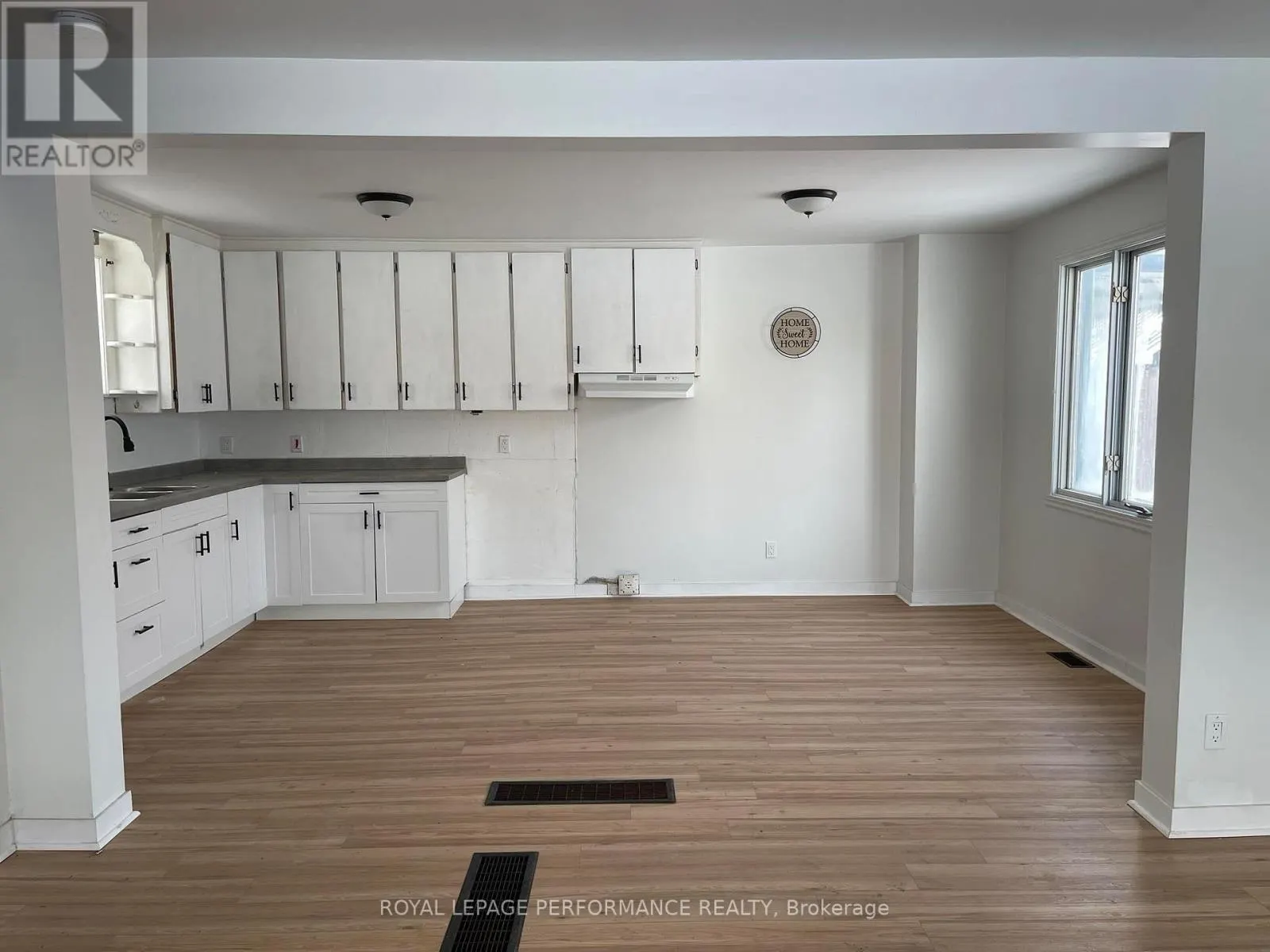 110-110A ELEVENTH STREET E