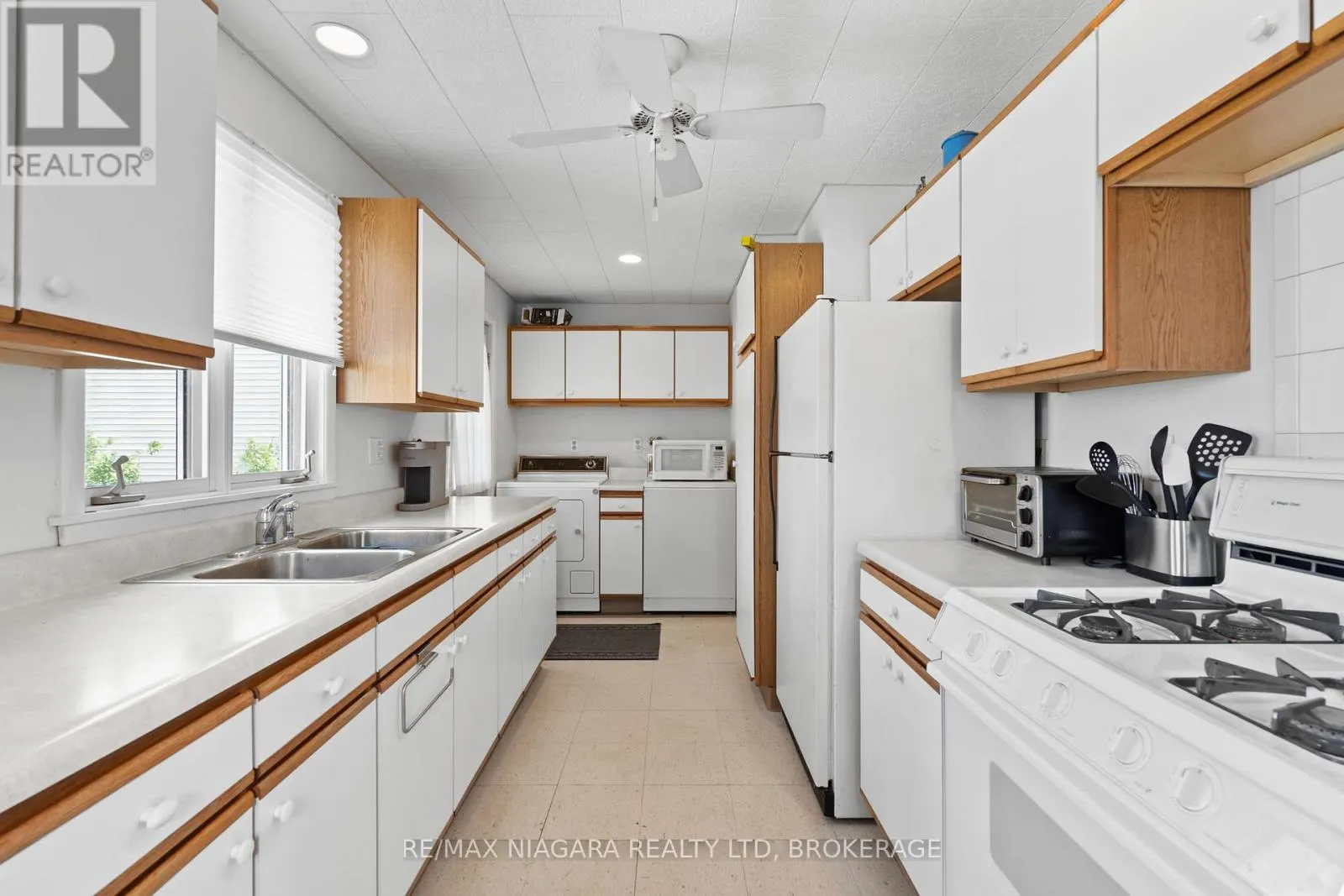 12807-12815 LAKESHORE ROAD