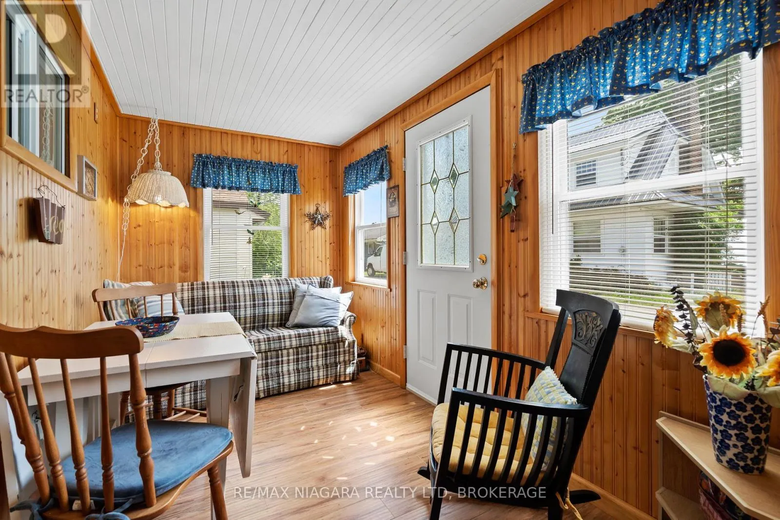12807-12815 LAKESHORE ROAD