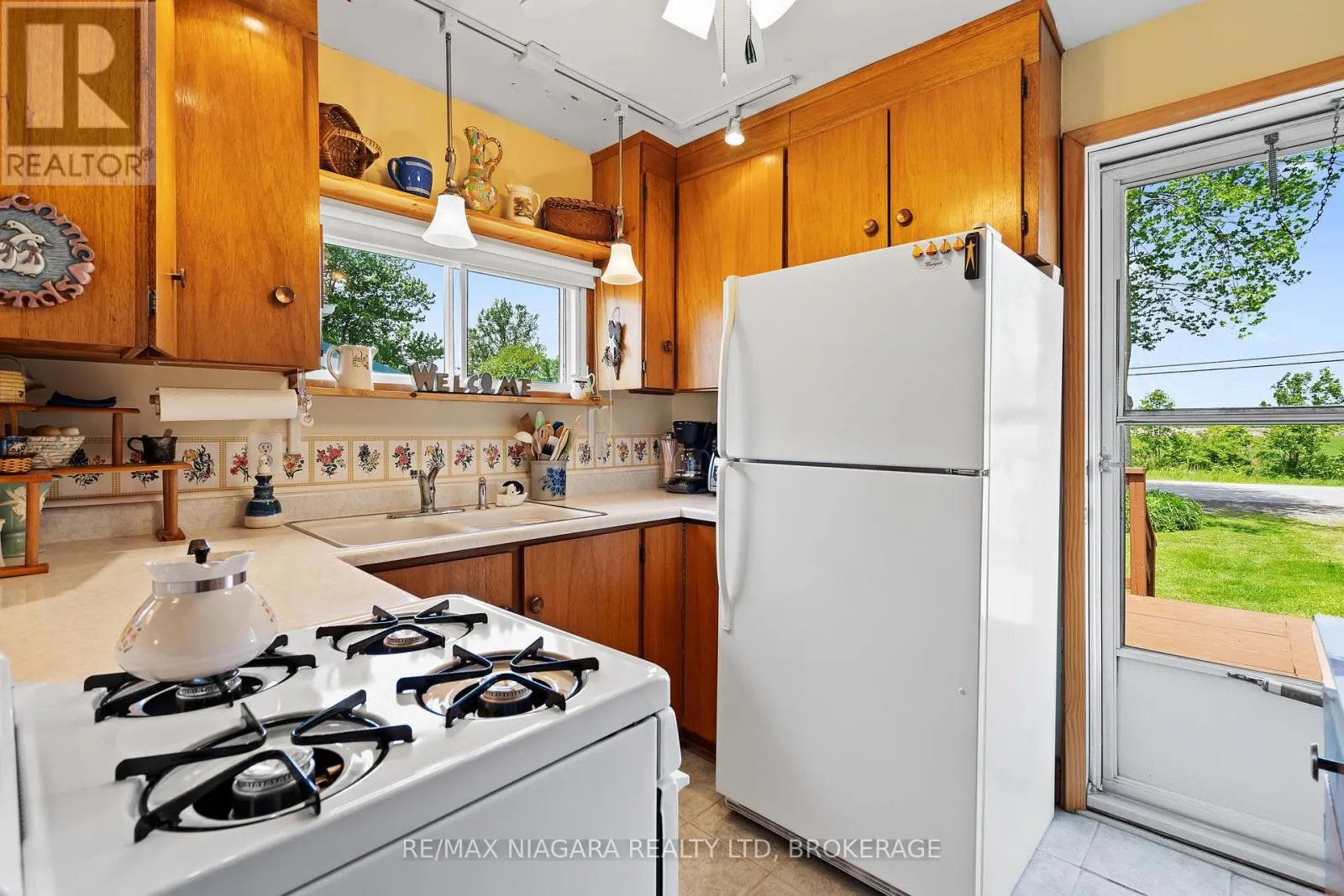 12807-12815 LAKESHORE ROAD
