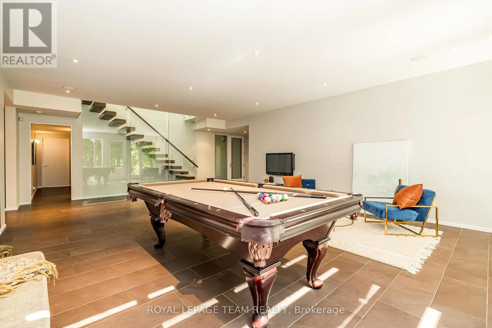 14 KANATA ROCKERIES PRIVATE