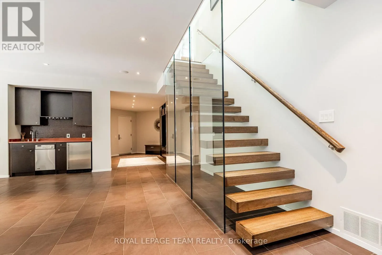 14 KANATA ROCKERIES PRIVATE