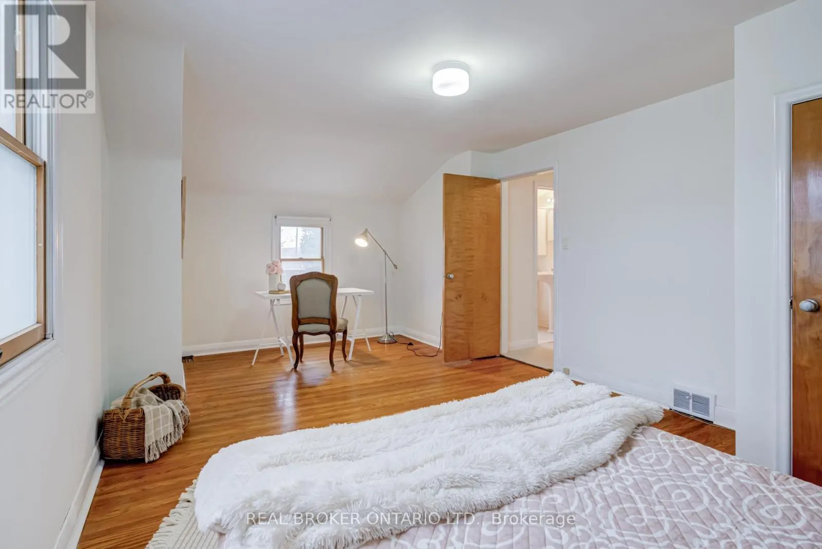 21 GAILMONT DRIVE