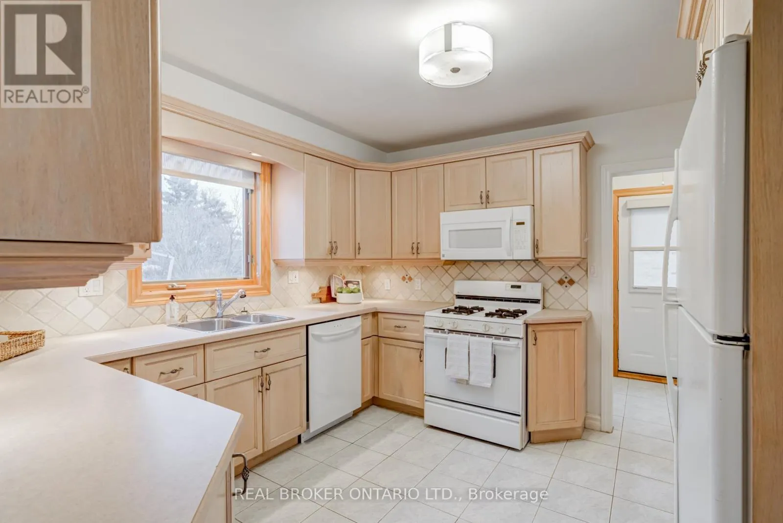 21 GAILMONT DRIVE